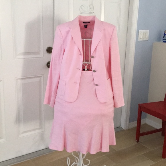 Perfect for Easter! Beautiful pink linen suit. - Picture 5 of 7